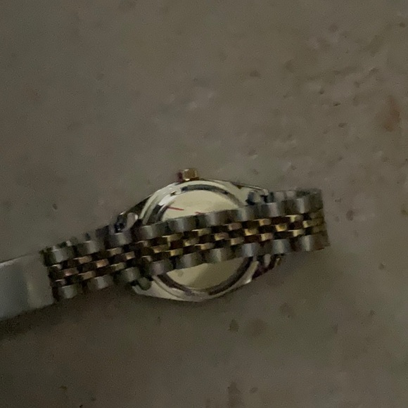 Brand new decade ladies watch - Picture 2 of 3